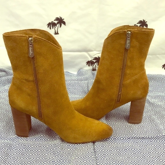 Brand New Charles David Suede Leather Boots - Picture 5 of 15